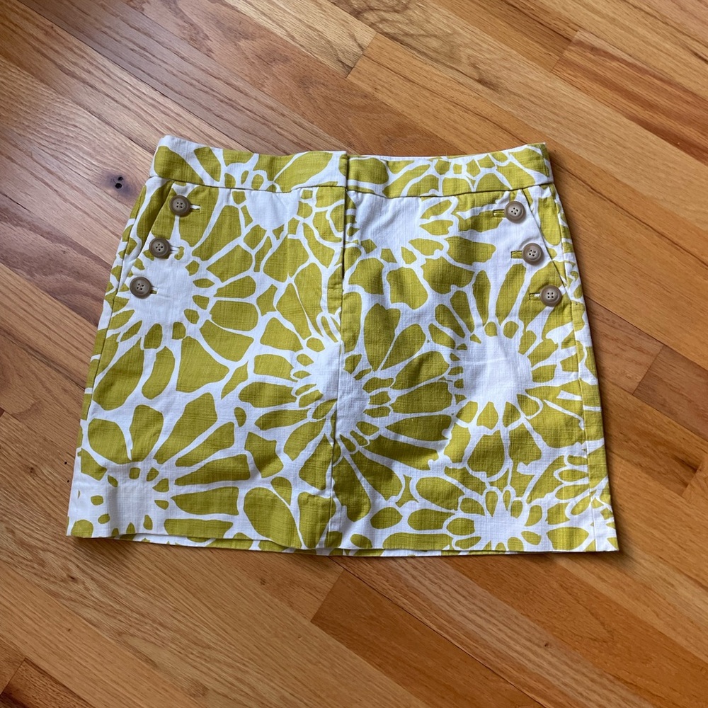 J CREW floral Button-Accent Skirt in Green and White